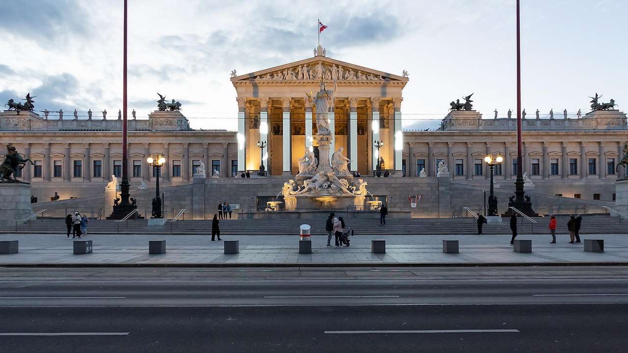 Warnung ⚠️ vor autoritärem Tendenzen